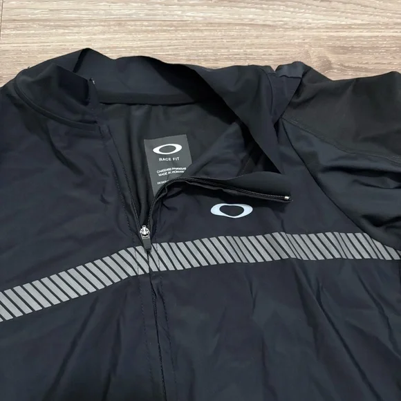SOLD***Oakley cycling set top and bottom - Picture 3 of 15